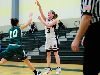 Wildcats Fall to Mariners: Katie Begin and Sam Hahn Honored in Final Game During Senior Night