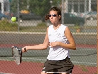 Julia Bendzin Named NECC Women's Tennis Player of the Week