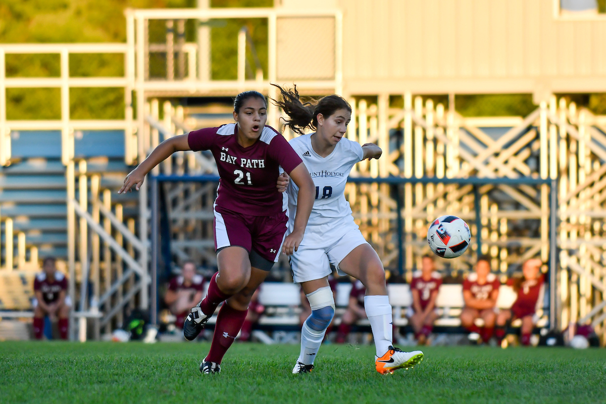 Wildcats win late with 2 goal rally in final 10 minutes