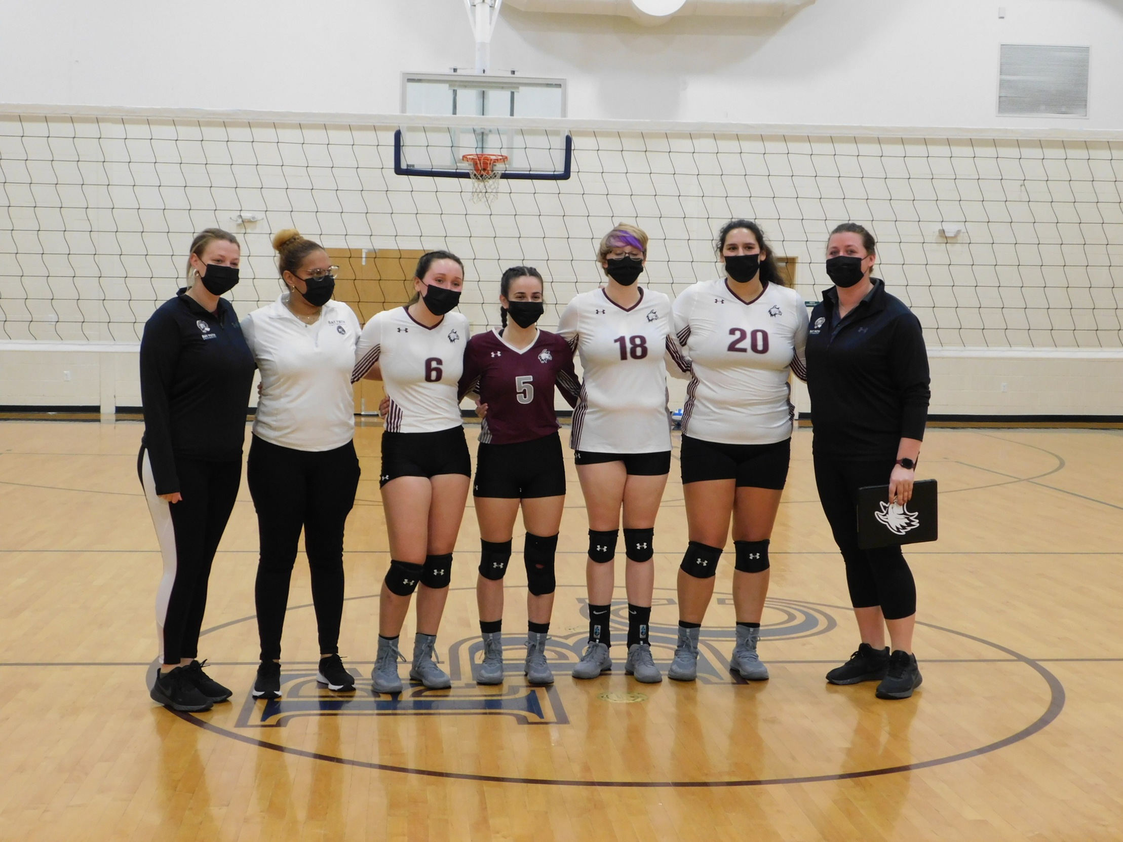 Clifford, Sikop, Bampi and Holcomb honored on Senior Day!