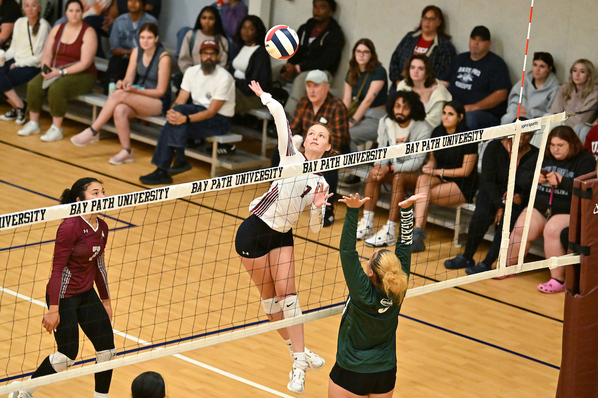 Wildcats Fall To Hot-Hitting Westfield State, 3-0